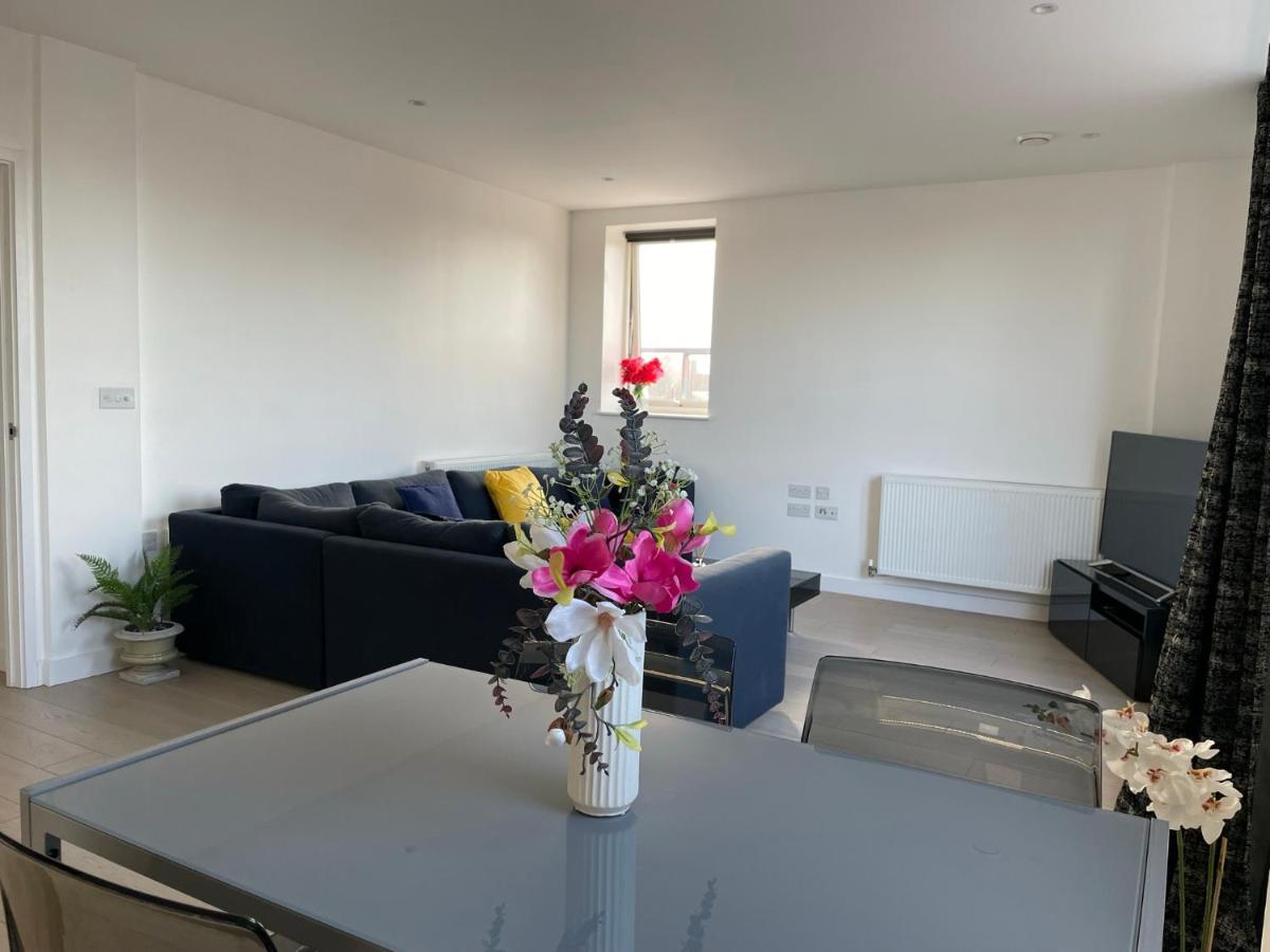 Modern & Spacious Penthouse In North London Apartment ภายนอก รูปภาพ