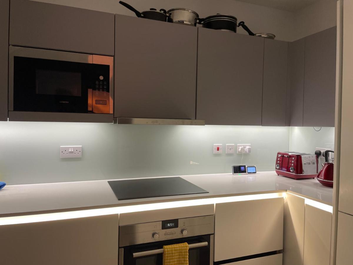 Modern & Spacious Penthouse In North London Apartment ภายนอก รูปภาพ