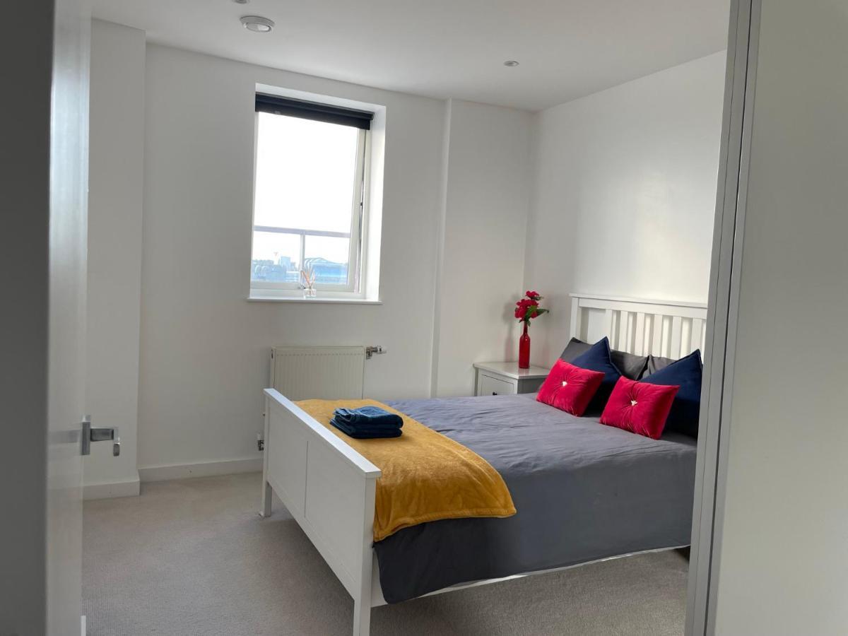Modern & Spacious Penthouse In North London Apartment ภายนอก รูปภาพ