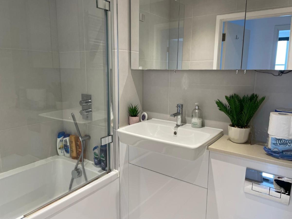 Modern & Spacious Penthouse In North London Apartment ภายนอก รูปภาพ