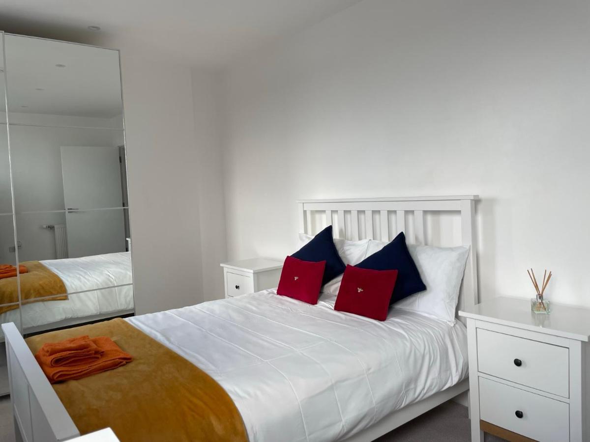 Modern & Spacious Penthouse In North London Apartment ภายนอก รูปภาพ