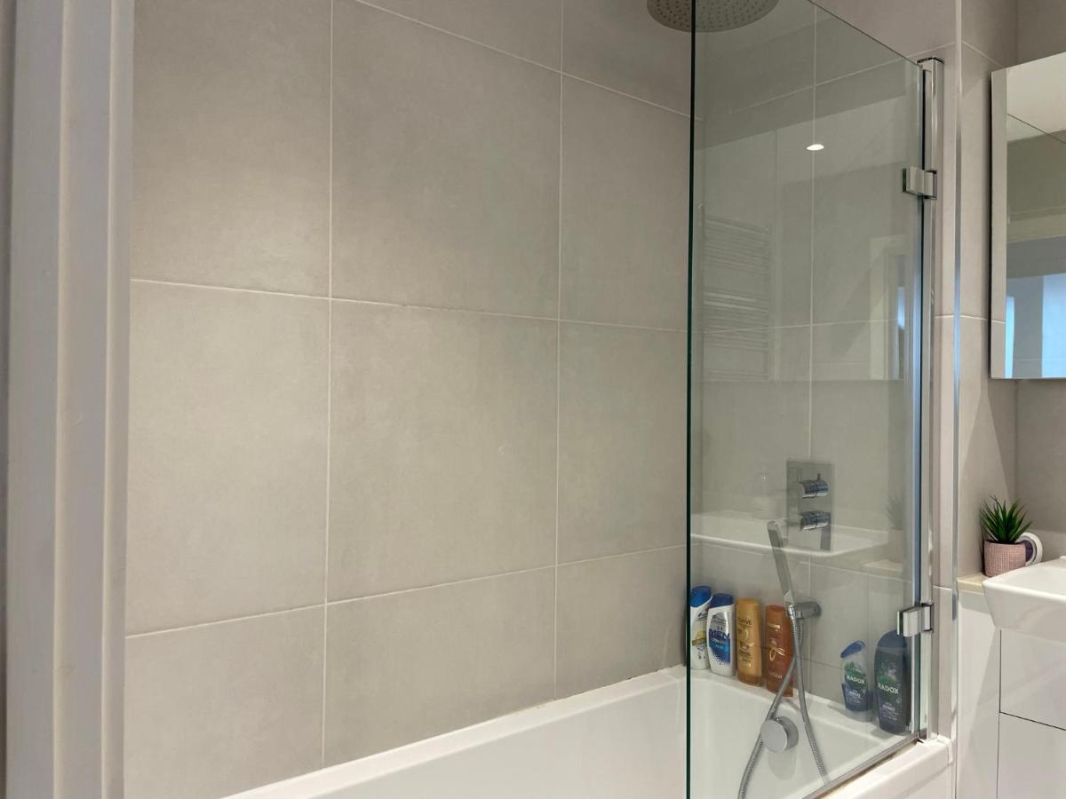 Modern & Spacious Penthouse In North London Apartment ภายนอก รูปภาพ