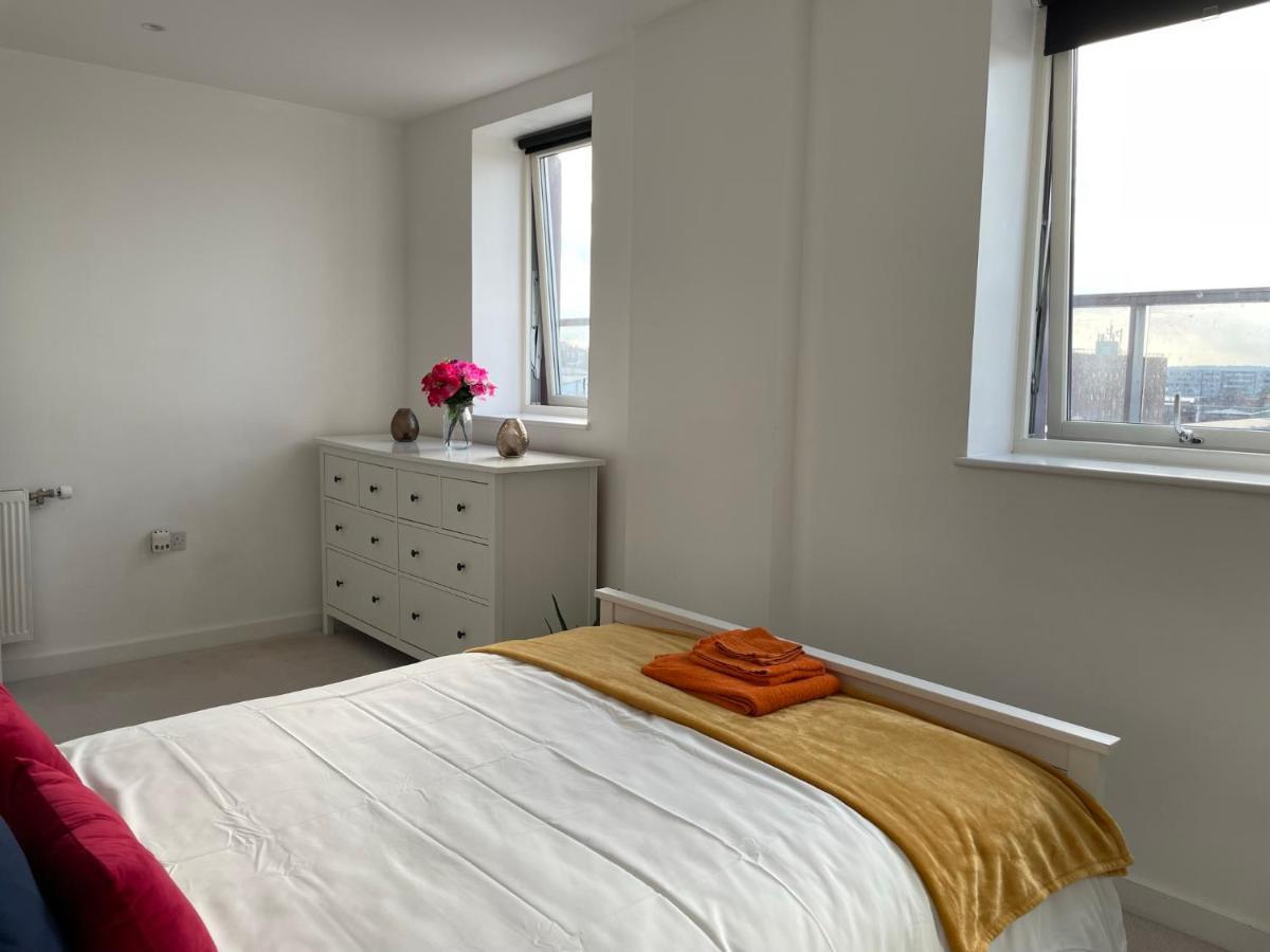 Modern & Spacious Penthouse In North London Apartment ภายนอก รูปภาพ