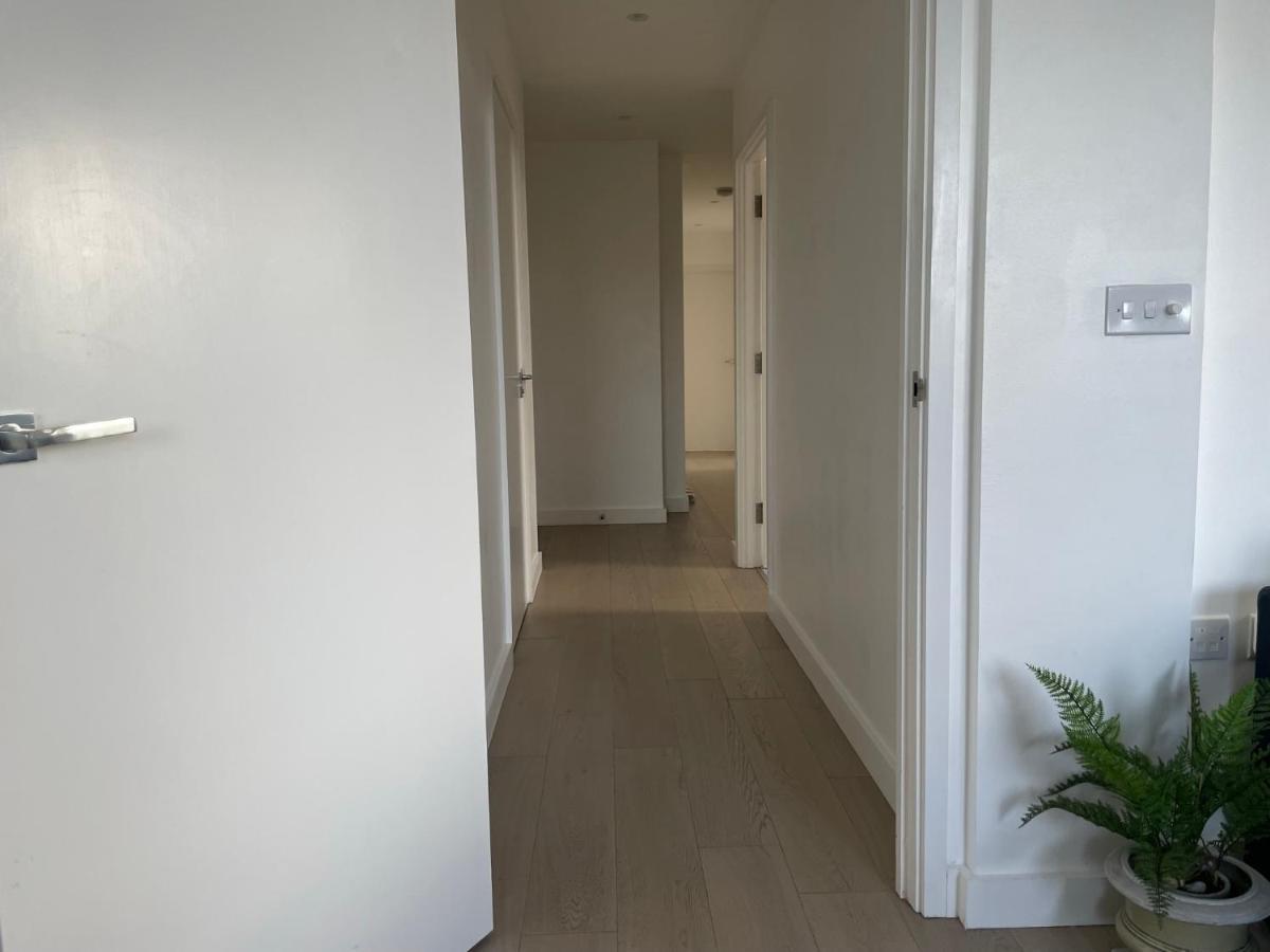 Modern & Spacious Penthouse In North London Apartment ภายนอก รูปภาพ