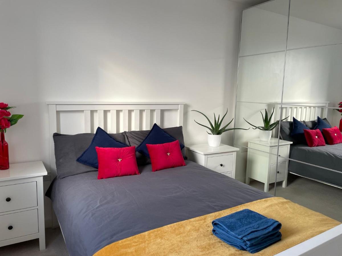 Modern & Spacious Penthouse In North London Apartment ภายนอก รูปภาพ